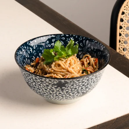 Спагетти со стриплойном в азиатском стиле