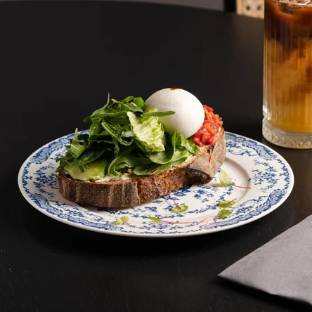 Авокадо-тост с бураттой