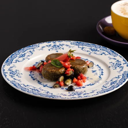 Сырники из тофу с матчей и бананом